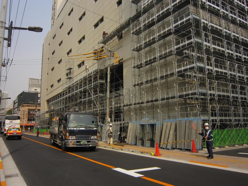 芦山日本三年建筑工